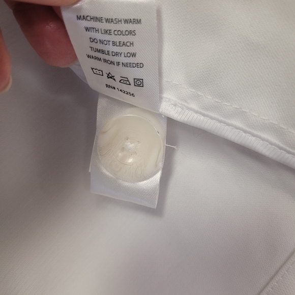 FIGS Lab Coat - Picture 14 of 15